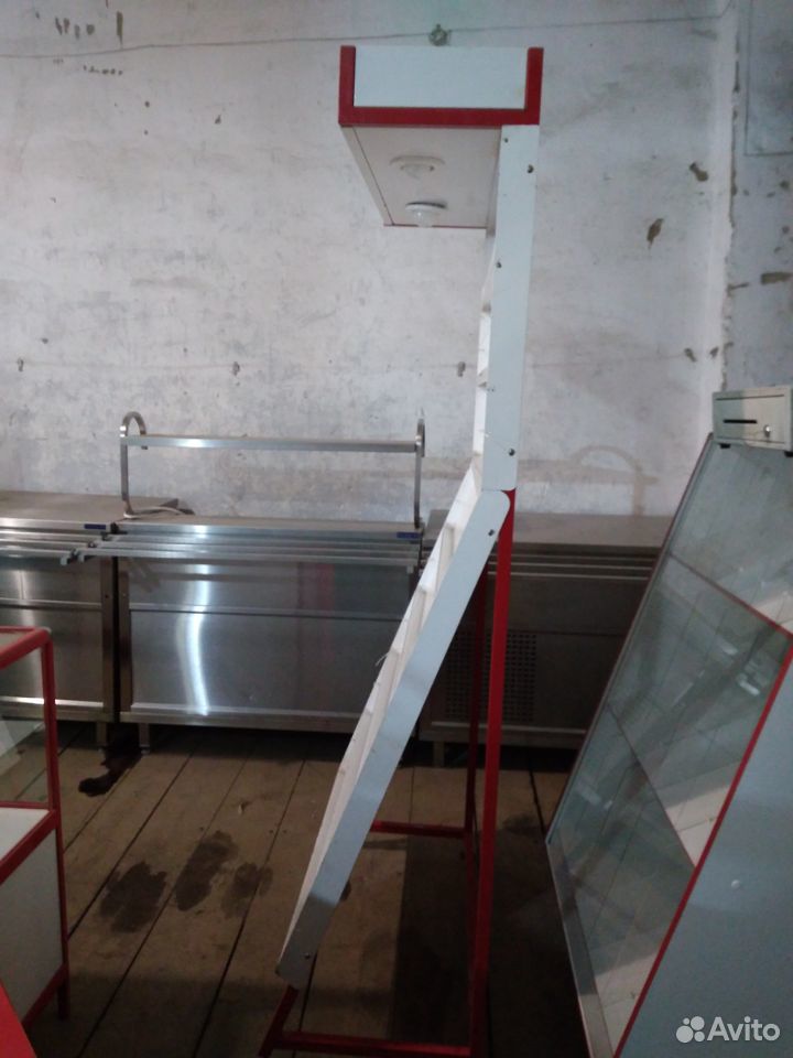 Стеллаж для журналов и газет