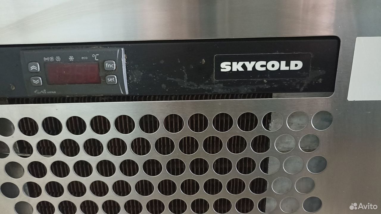 Стол холодильный skycold