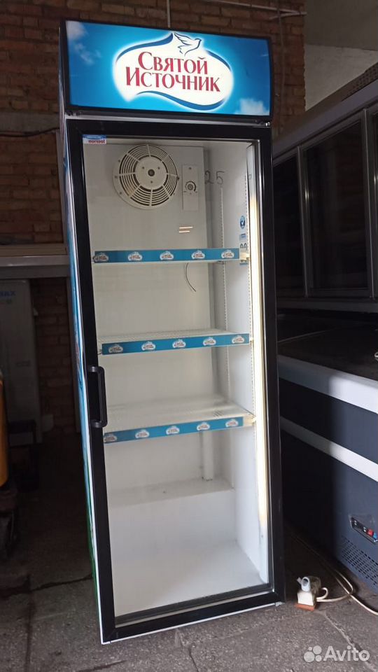 Холодильный шкаф для напитков Frigoglass
